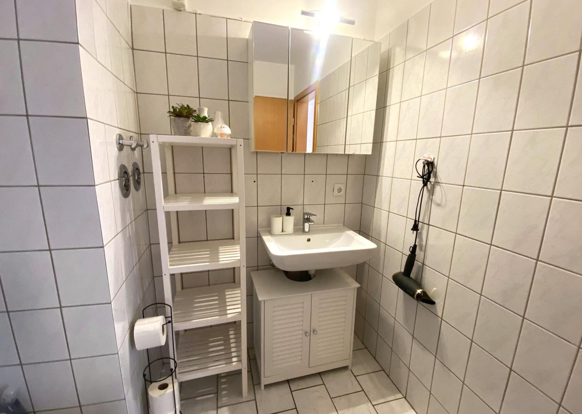 Osnabrück Schoelerberg Apartment Mit Tiefgaragenparkplatz Und Kingsize-Bett מראה חיצוני תמונה