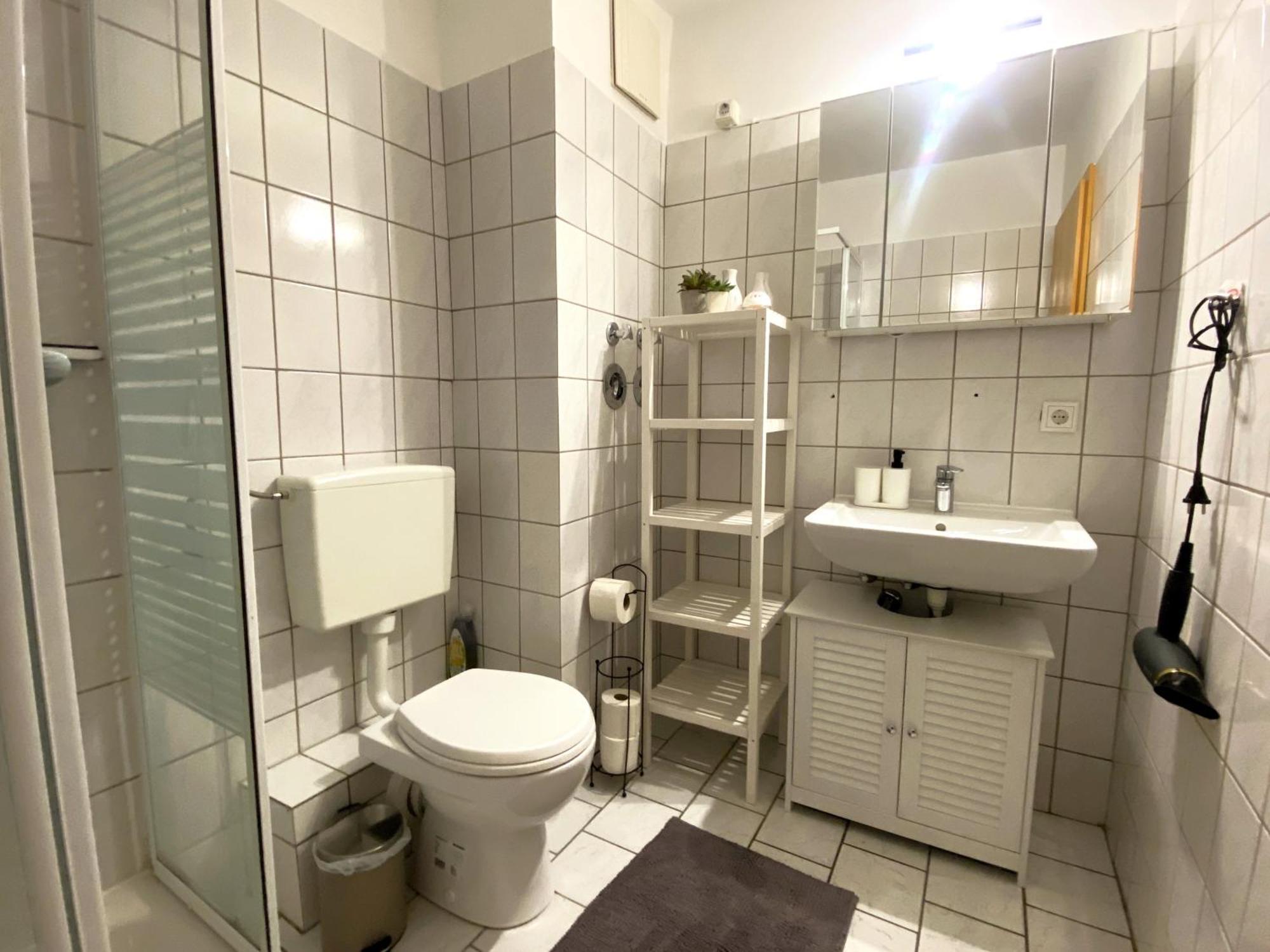 Osnabrück Schoelerberg Apartment Mit Tiefgaragenparkplatz Und Kingsize-Bett מראה חיצוני תמונה